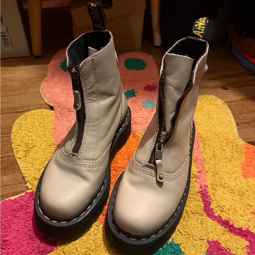 Dr Martens Jetta boot in Vintage Taupe women’s size 7